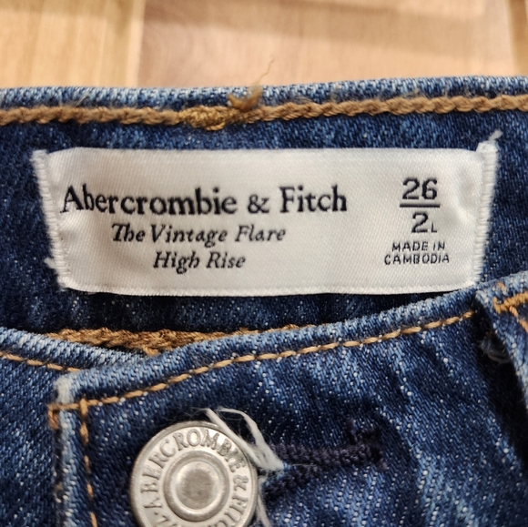 Abercrombie The Vintage Flare High Rise Women's Jeans 26 2 L - Picture 2 of 3